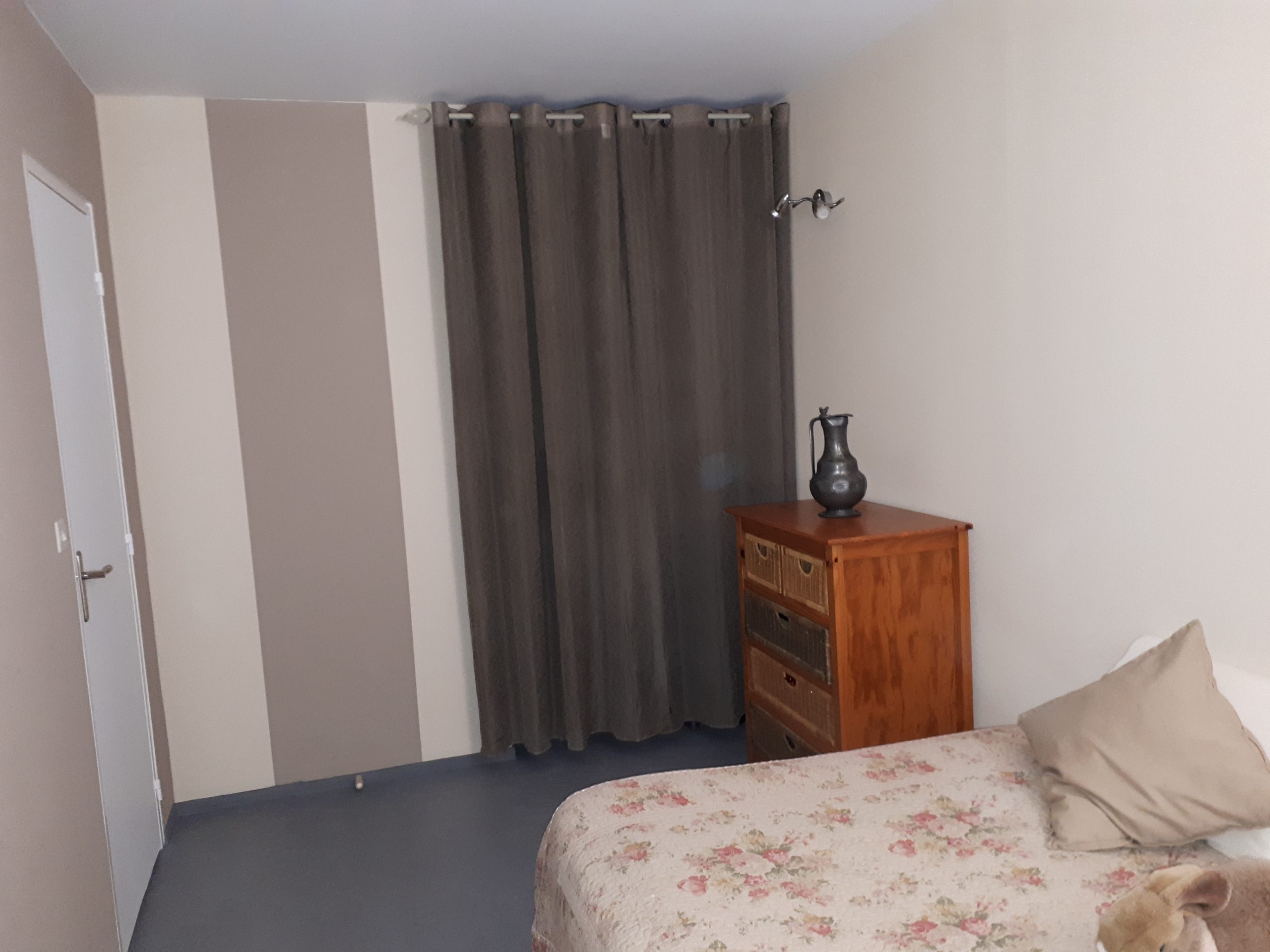 CHAMBRE-2-VUE-PLACARD-scaled